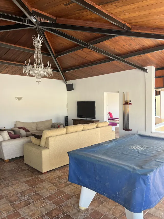 Impresionante chalet con casa invitados y cuadra privada más piscina — 9