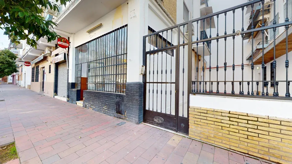 INTERESANTE LOCAL COMERCIAL DE 45 METROS CUADRADOS HACIENDO ESQUINA  EN COLONIA DE LA PAZ!!!