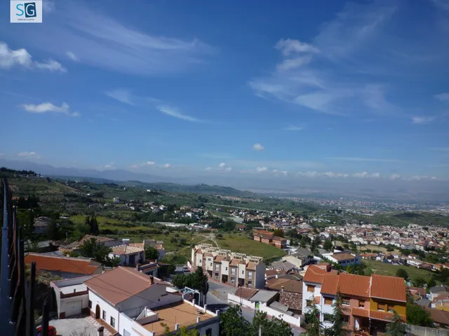 Chalet independiente con vistas panorámicas a Granada — 9