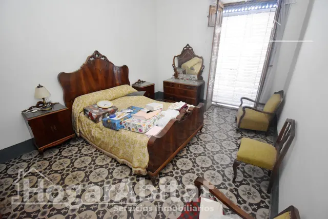 ¡Hazla a tu gusto! Gran casa para reformar con terraza y balcón, cerca del ayuntamiento — 24