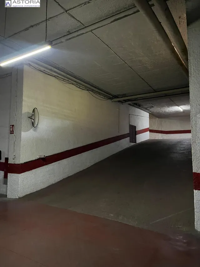 Piso sin amueblar con plaza de garaje junto a los Mondragones — 18