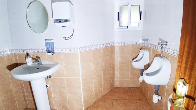 Urbis te ofrece un hotel en venta en Ciudad Rodrigo, Salamanca. — 16
