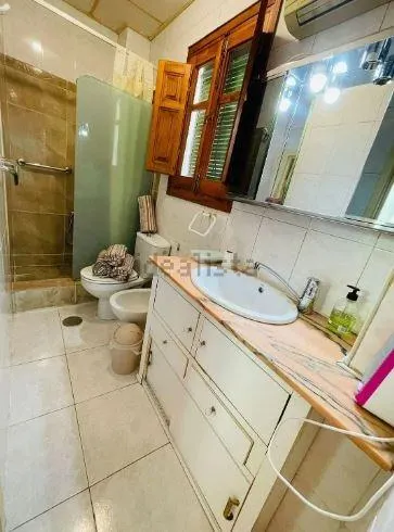 **SE ALQUILA CASA INDEPENDIENTE – CALLE MONTES CARLOS ** — 11