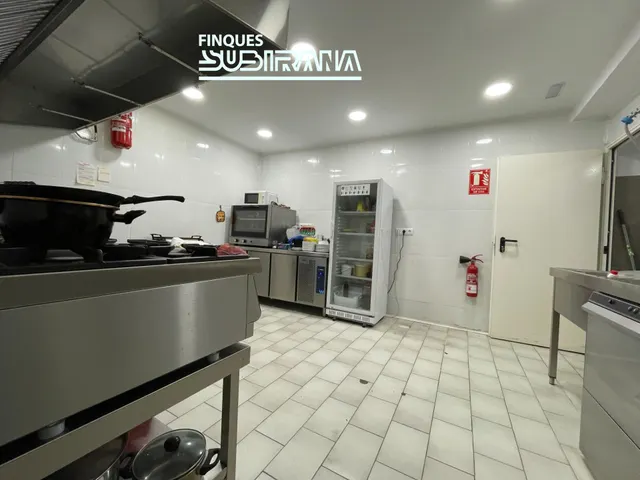 LOCAL COMERCIAL ADAPTAT COM A BAR-CAFERIA-RESTAURANT AL CENTRE DE SANTA COLOMA DE QUERALT. — 9