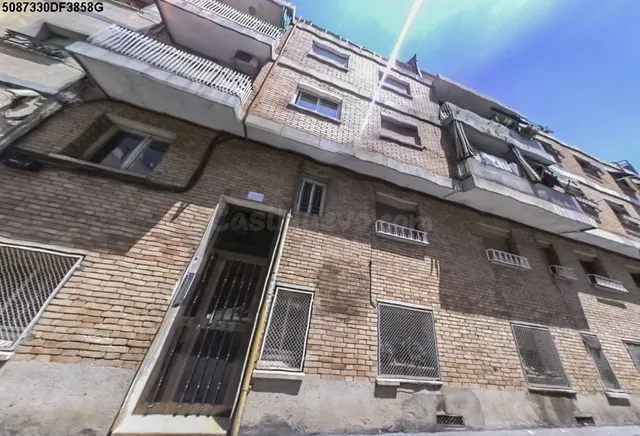 Se vende Piso OKUPADO en Nuestra Señora De Montserrat 14 Rip