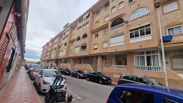 Ático con Piscina y Vistas Espectaculares en Torrevieja — 18