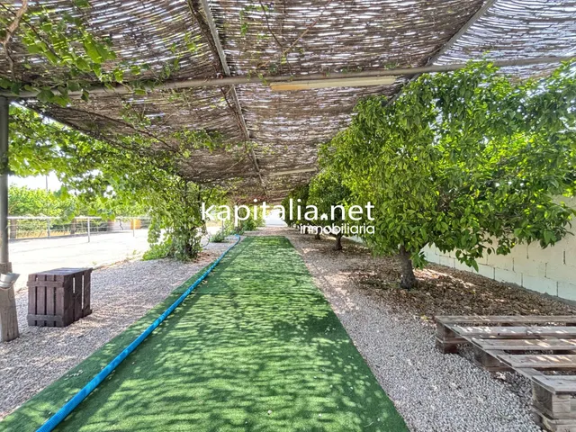 Restaurante y zona de ocio en Gaianes — 44