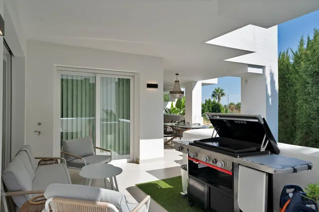 Apartamento completamente renovado en Las Tortugas de Aloha, Nueva Andalucía — 11