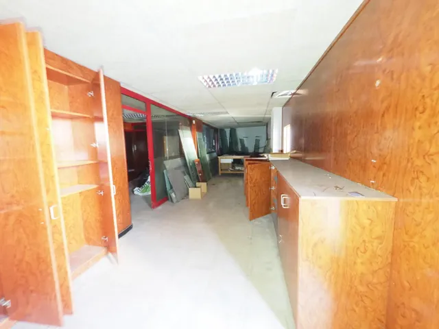 SE VENDE LOCAL COMERCIAL EN MOLLET DEL VALLES - foto 4