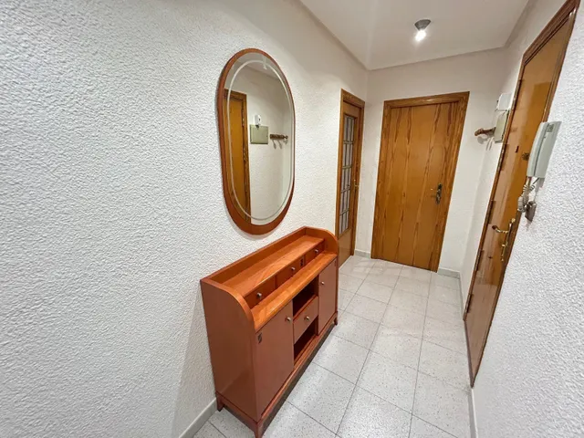 Amplio y acogedor 4º SIN ASCENSOR en zona Pisos Grises (Elche) — 28