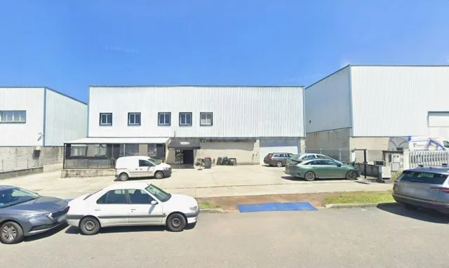 ¡Amplia Nave Industrial en Lugo con contrato de alquiler!