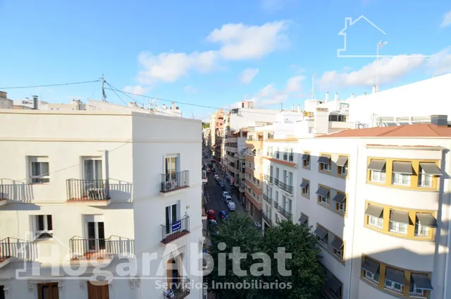 ¡Alicante centro! alto, luminoso y esquinero con terraza — 18