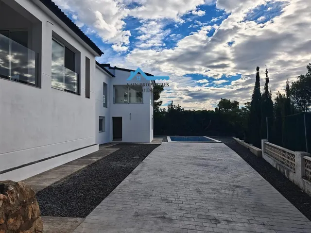 Exclusivo Chalet reformado con vistas al mar en Altea la Vel - foto 4
