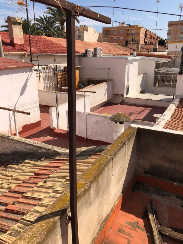 VIVIENDA UNIFAMILIAR DE ESQUINA EN EL TOSCAR GRUPO CAM PARA REFORMAR COMPLETAMENTE — 11