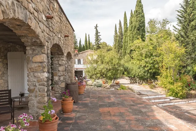 Exclusiva finca con carácter en el Alt Empordà - foto 4