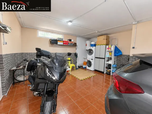 Bungalow totalmente reformado en venta, con piscina comunitaria, porche y garaje privado — 26
