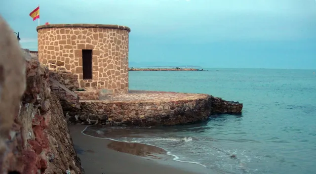 Espectacular Piso Reformado con Vistas al Mar en La Mata - ¡Tu Refugio Mediterráneo! — 40