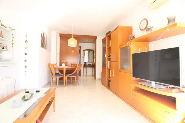 AMPLIO PISO DE 4 habitaciones CON TERRAZA Y PLAZA DE PARKING - foto 4