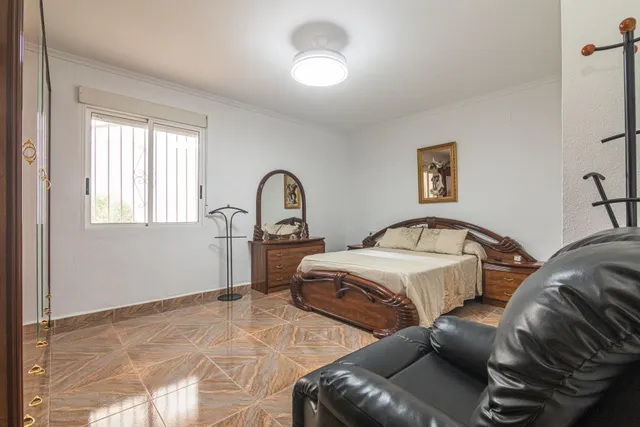 Chalet sito en Valverde con 6 habitaciones, 3 baños, piscina y garaje — 37