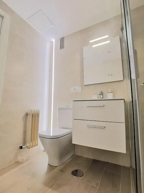 Ático exclusivo reformado con 3 suites, garaje y trastero — 23