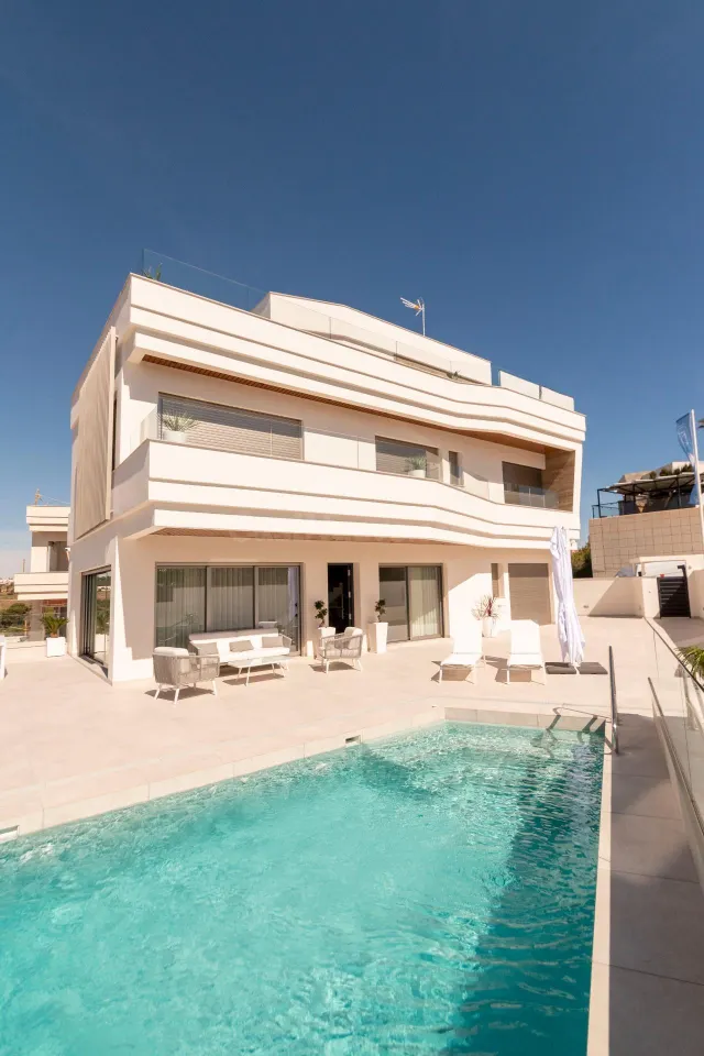 Vista Azul XXX Village Campoamor: Estilo de vida Premium en  - foto 2