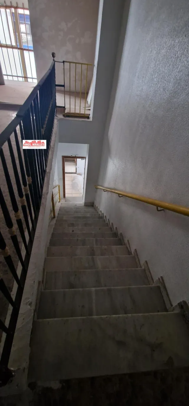 ¡¡ LOCAL BAJO MAS ENTRESUELOS DE 120M EN CADA PLANTA.!! — 7