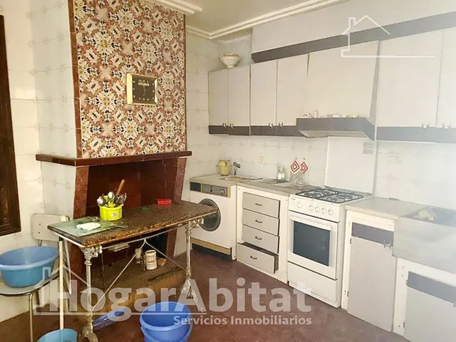 ESPACIOSA CASA CON TERRAZA Y GARAJE - foto 4