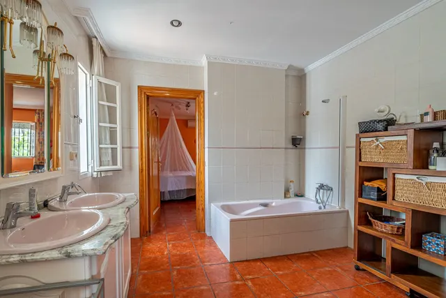 Chalet 4 habitaciones 557m² en venta - Centro — 25