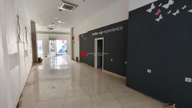 En venta local comercial en el centro de Tortosa. — 9