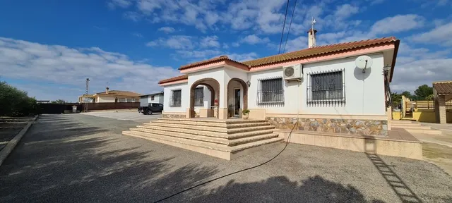 Villa 3 habitaciones 330m² en venta - Montepinar-La Aparecid