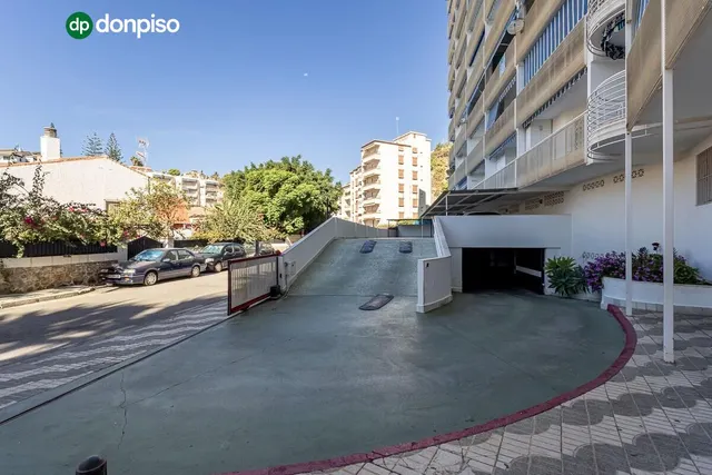 Piso con garaje y trastero en Almuñecar — 24
