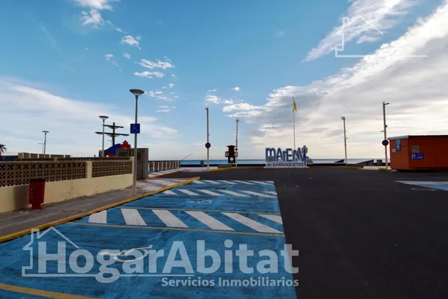 Vistas al mar en primera línea y terraza en este luminoso apartamento exterior en la playa del Mareny Blau — 44