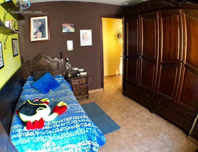 AMPLIA VIVIENDA CON ASCENSOR - ZONA CENTRO — 32