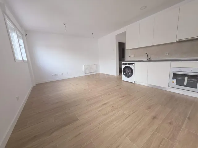 Piso en Venta en Coslada - Valleaguado, Ideal para Entrar a 