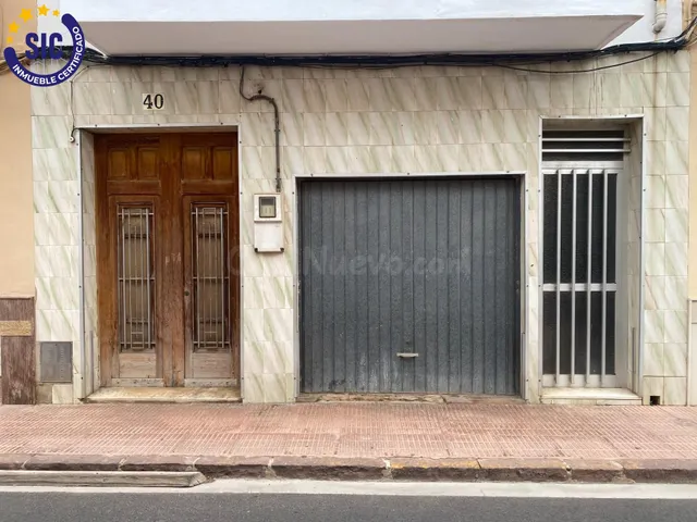 Casa en venta para reformar en Alginet C/ Alfonso 40 - foto 2
