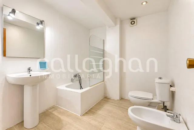 Piso con gran potencial de reforma en ruzafa – 4 habitaciones y 2 balcones — 29