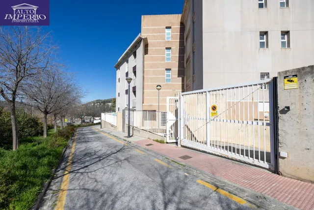 Piso en venta en Carretera de la Sierra - Oportunidad única — 33