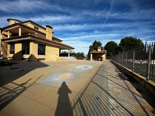 Exclusivo Chalet en Casillas - Espacio y Comodidad a Tu Alca - foto 4