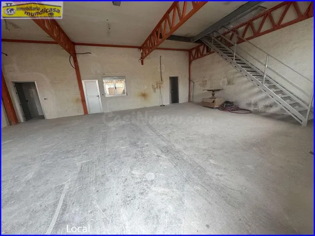 Local Comercial en Alquiler en el Centro Urbano de Cobatilla - foto 4