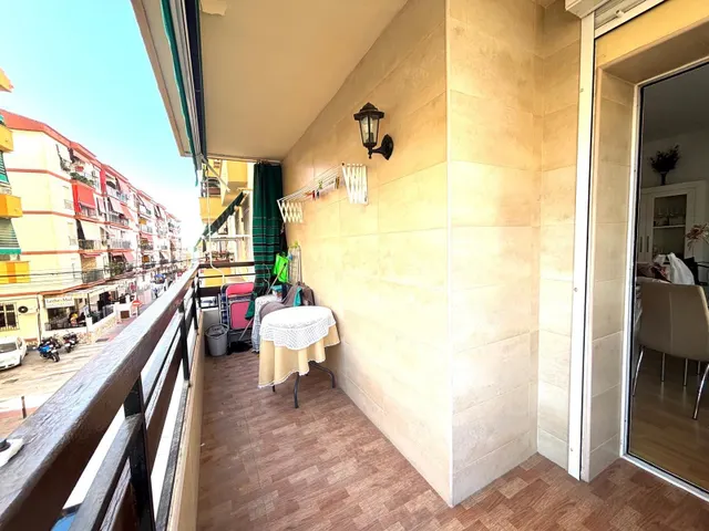 Magnífico piso con terraza en esquina en el corazón de La Cala del Moral — 4