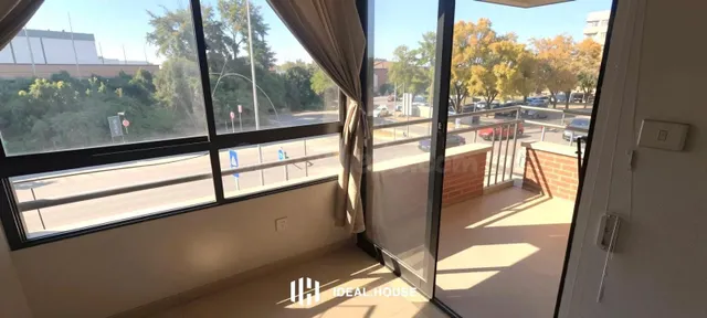 Tu Buena Casa te presenta este luminoso piso en el Barrio de - foto 2