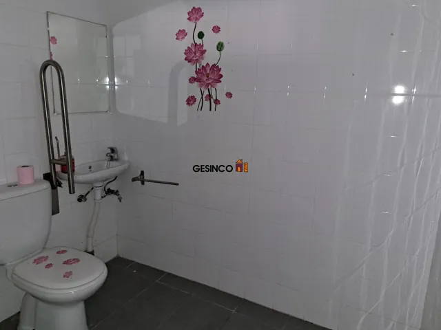 LOCAL CÉNTRICO DISPONIBLE EN VENTA O ALQUILER — 13
