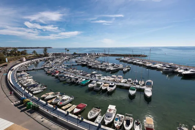 APARTAMENTO DE 2 DORMITORIOS CON VISTAS MARAVILLOSOS DEL MAR Y PISCINA! — 27