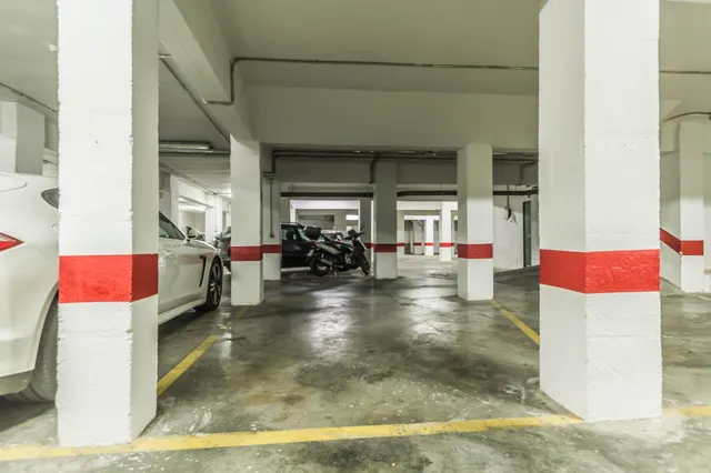 Alquiler plaza de aparcamiento para moto en Arabial — 6