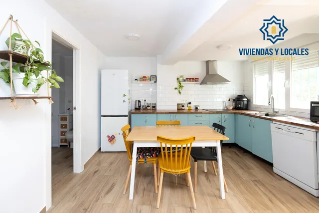 ¡Tu hogar soñado te espera en esta espectacular casa reformada! — 13