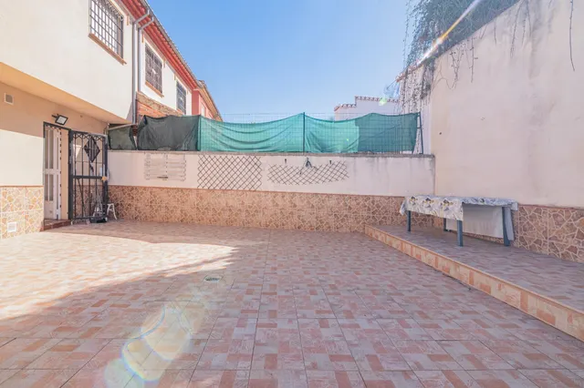 PRECIOSA CASA PAREADA EN JUN - foto 2