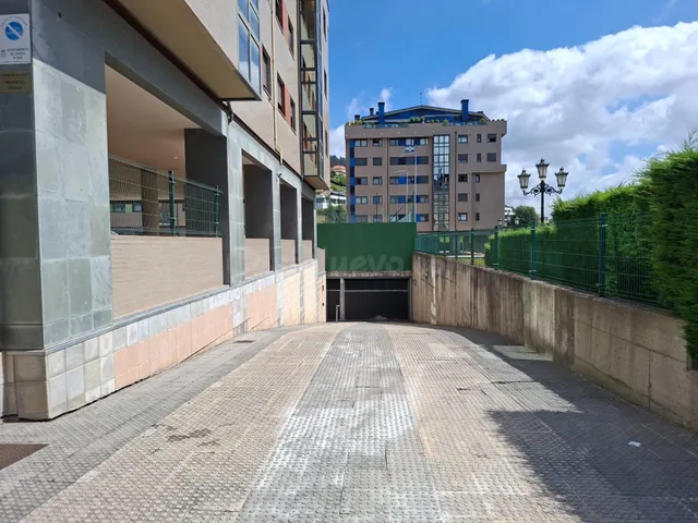Plaza de garaje para moto en Oviedo - foto 4
