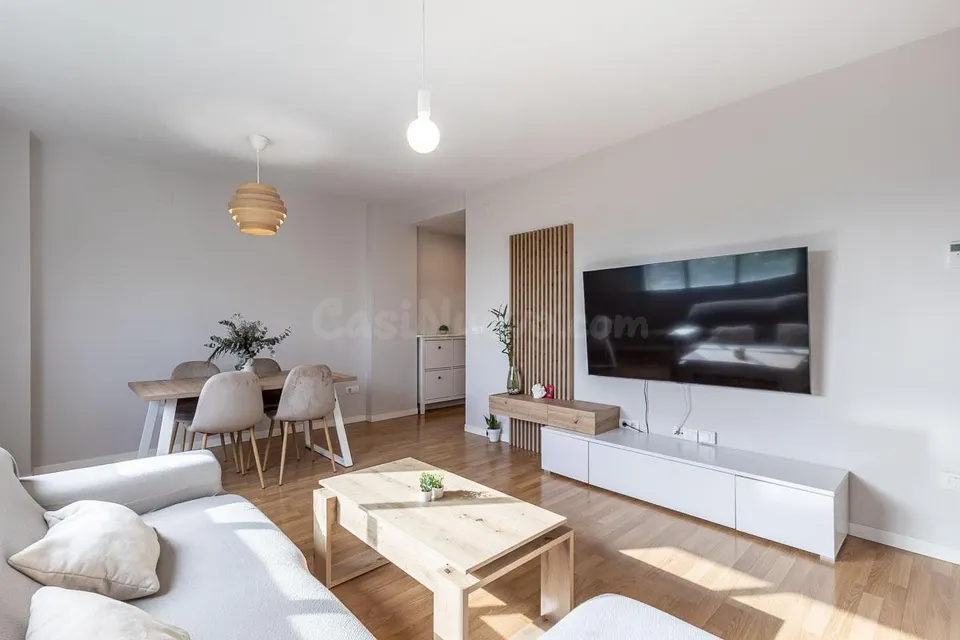 Piso con luz, vistas despejadas y urbanización ideal para familias en Alhendín