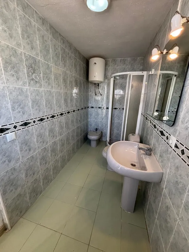 Oportunidad en Los Altos: Bungalow de 2 dormitorios con jardín privado y solárium — 20