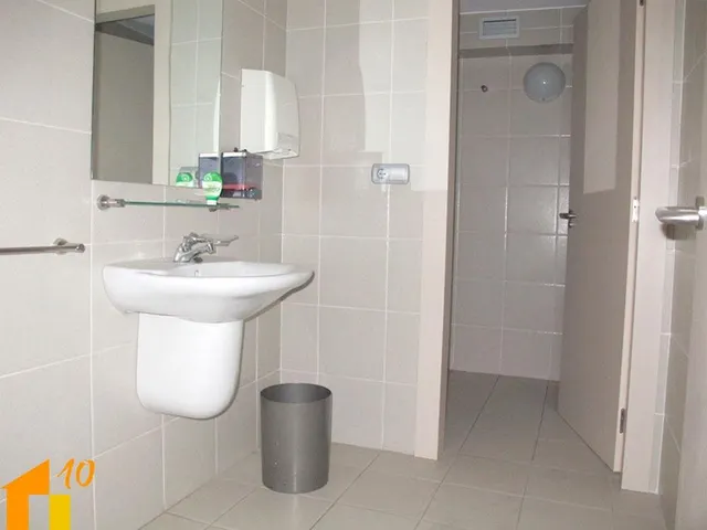 Local en venta en avd. Del Cid. — 24